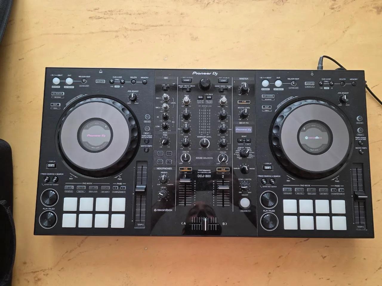DJ-контроллер Pioneer DDJ-800