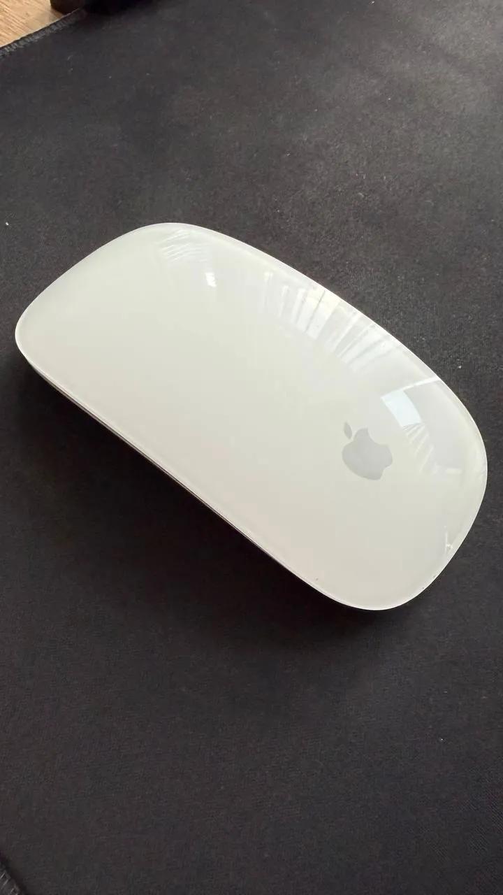 Мышь Apple Magic Mouse в хорошем состоянии