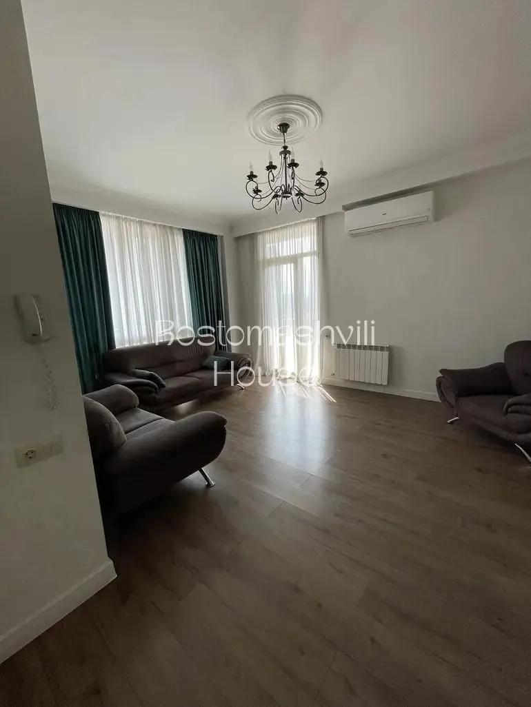 Квартира 100 м² с 3 комнатами в Дигоми