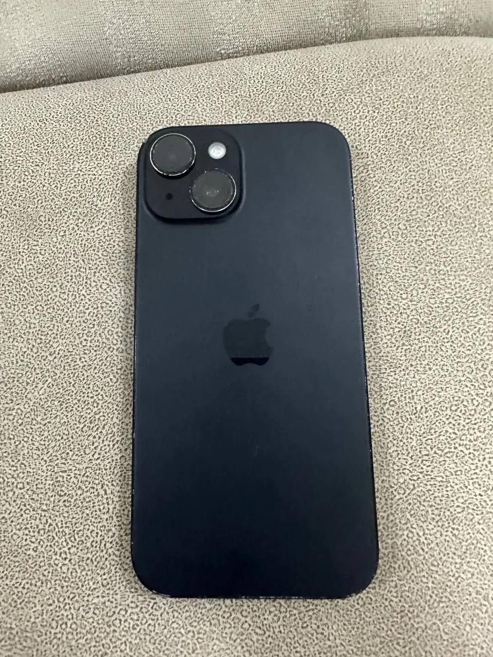 IPhone 15 с небольшими дефектами корпуса