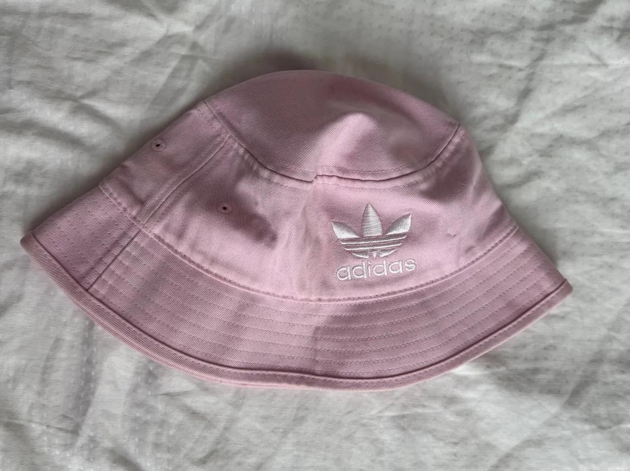 Панама Adidas для лета