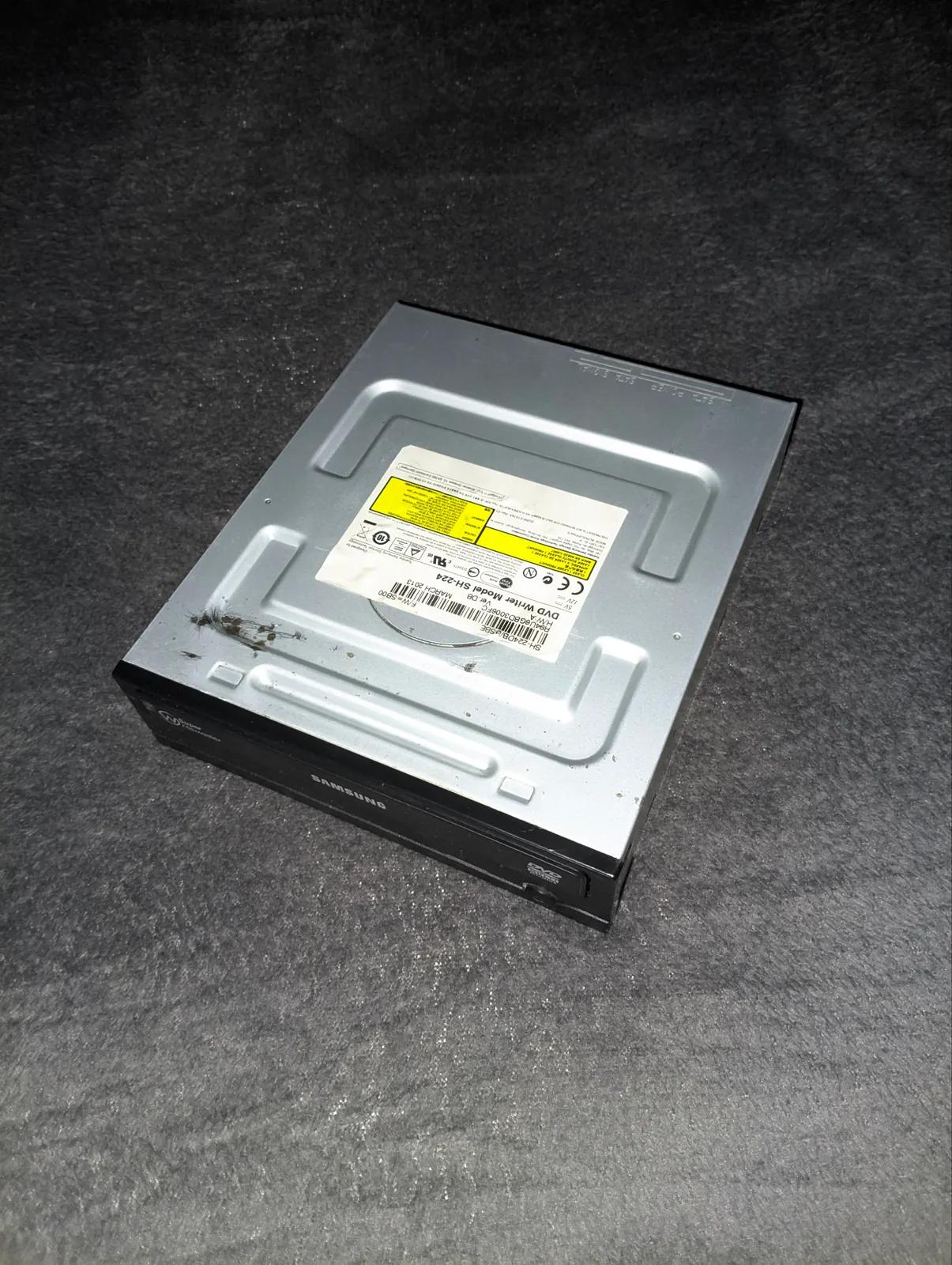 DVD-привод Samsung, рабочий и обслуженный