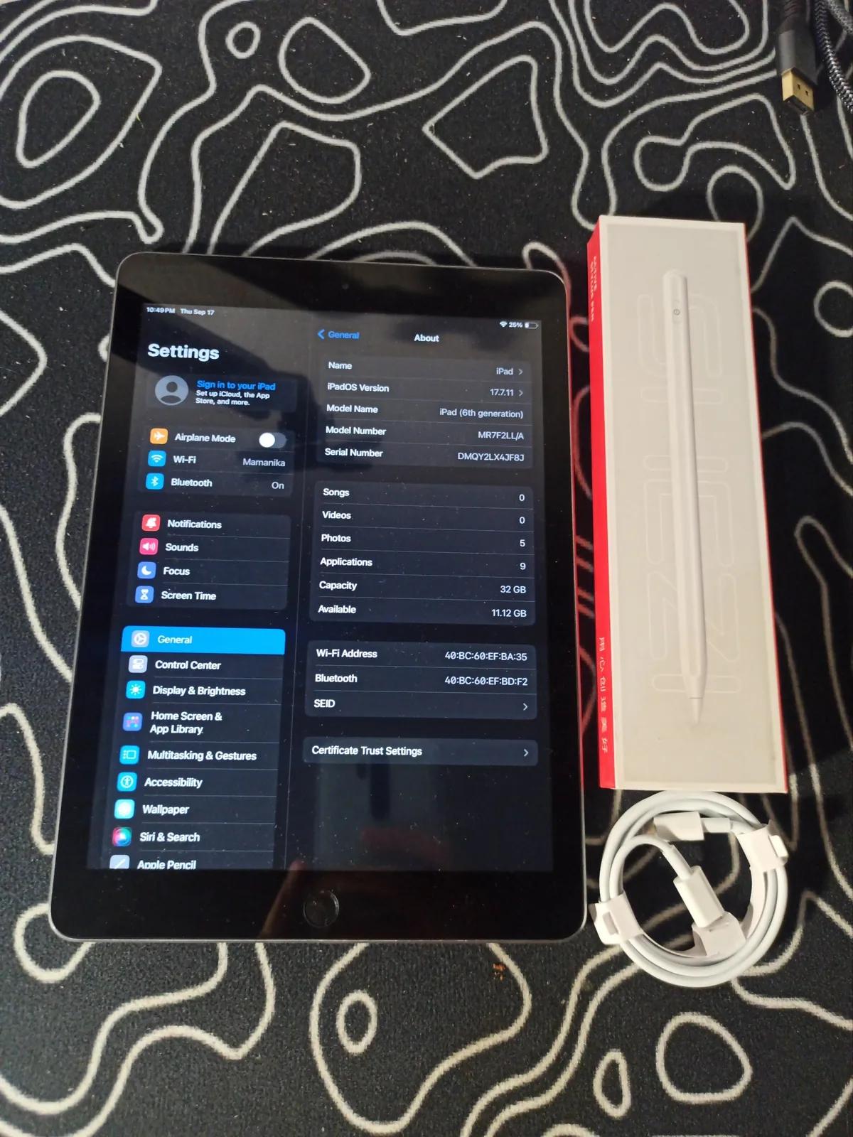 Планшет Apple iPad 6-го поколения 32 ГБ