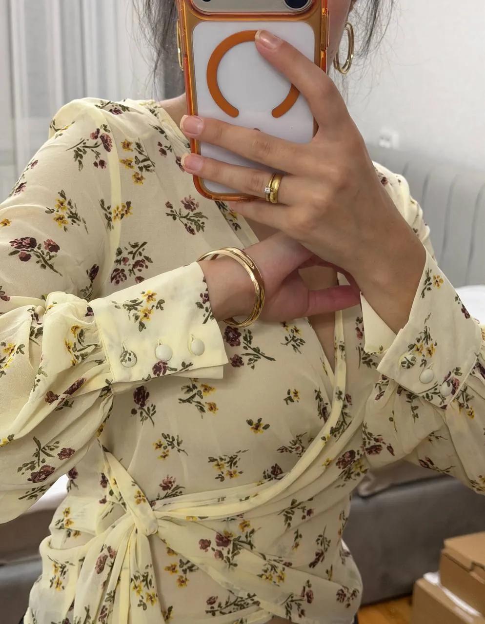 Вещь ZARA с цветочным принтом, размер XS-S