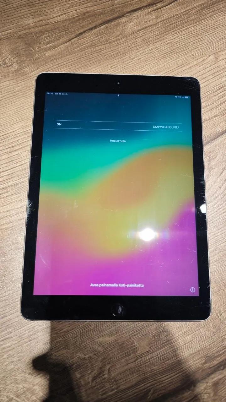 IPad 2018 и детский столик IKEA