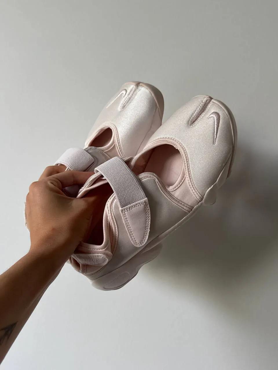 Кроссовки Nike Air Rift Tabi