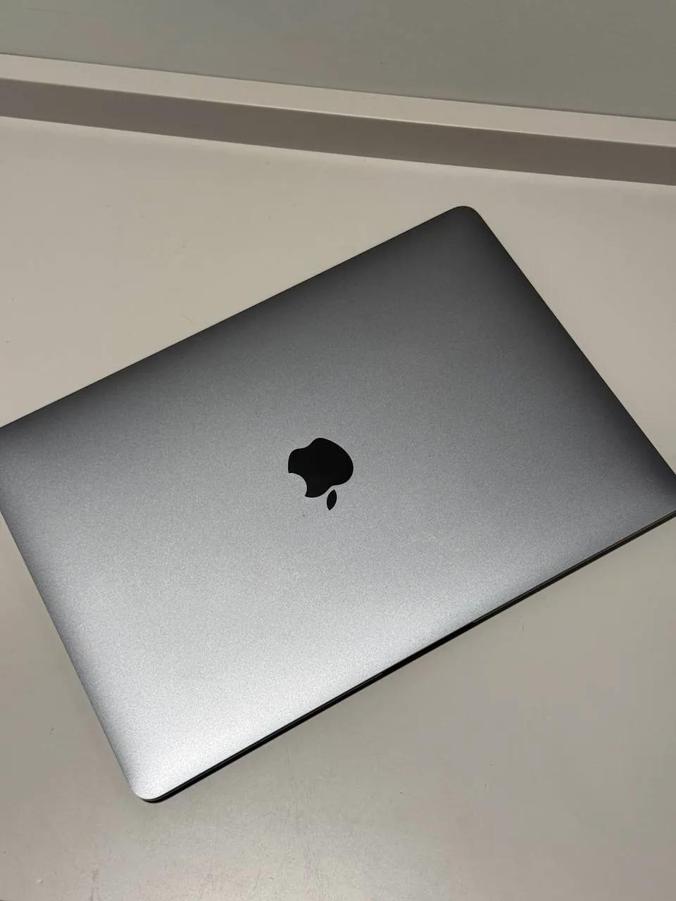 MacBook Air 2019 13 дюймов 128 ГБ