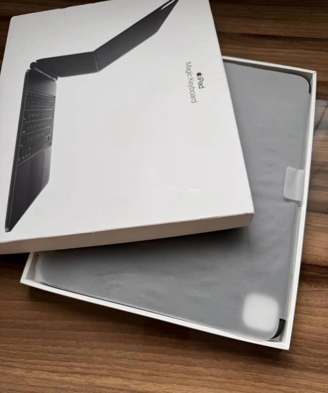Apple Pencil, Magic Keyboard, AirPods Max