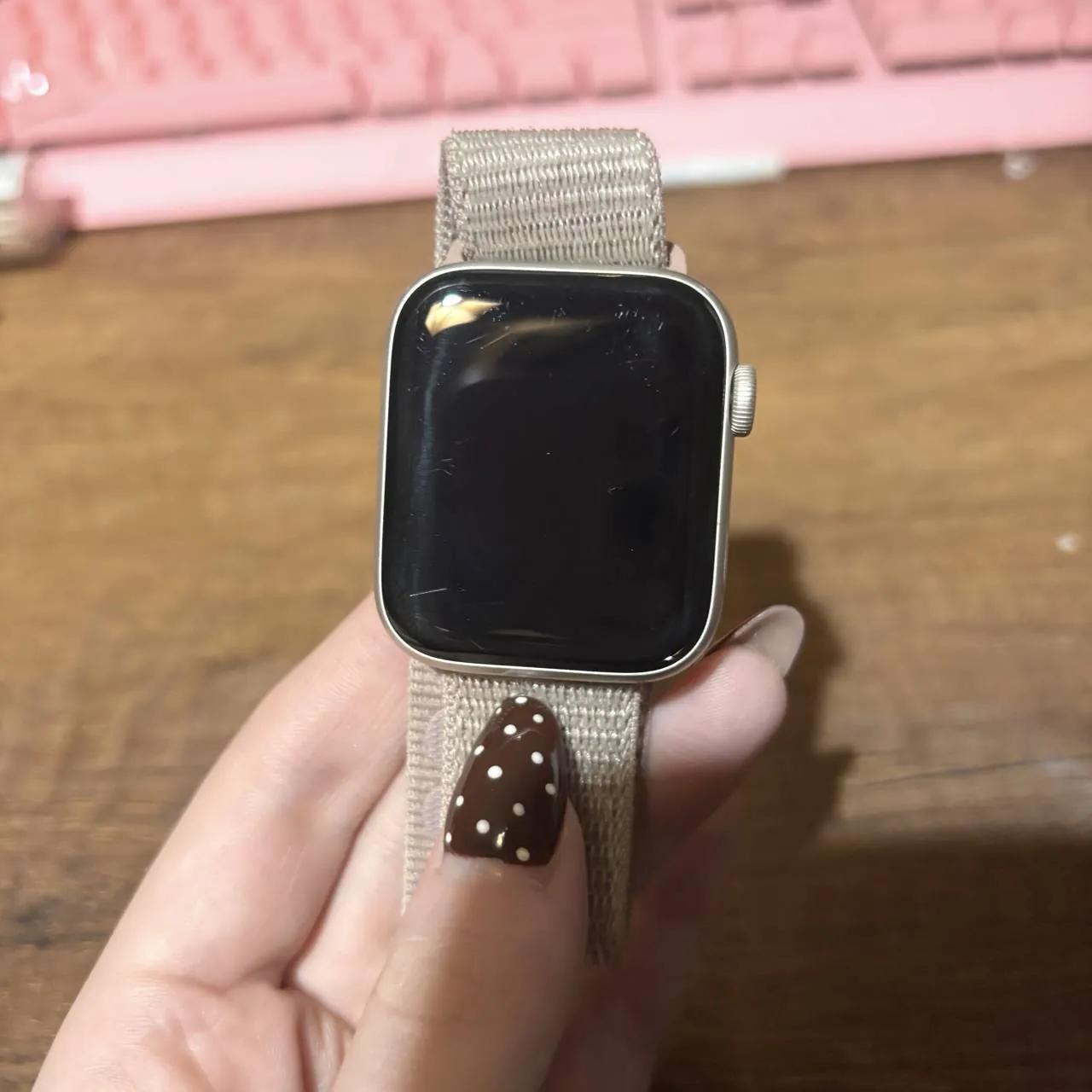 Смарт-часы Apple Watch SE 44 мм