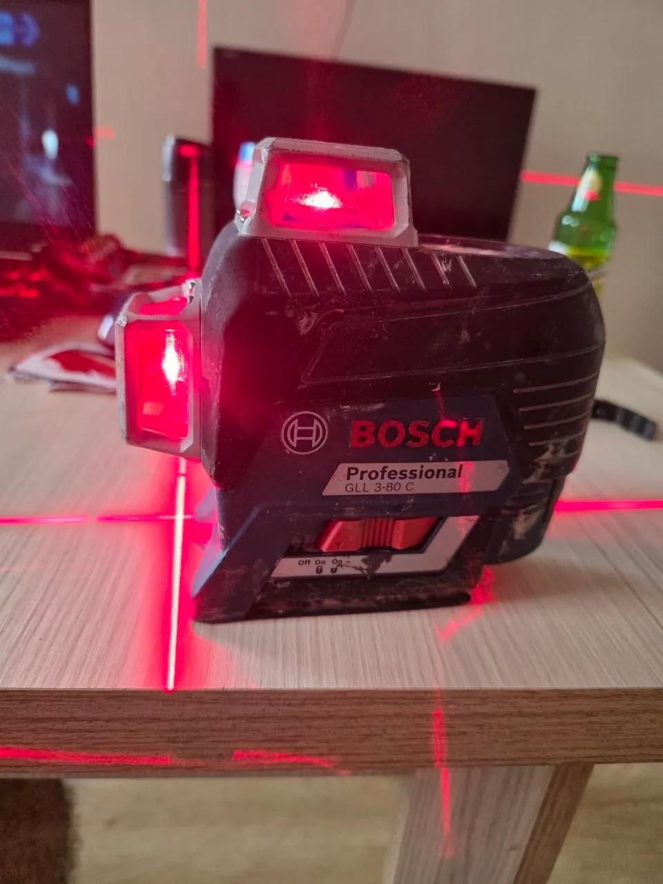 Лазерный уровень Bosch для строительных работ