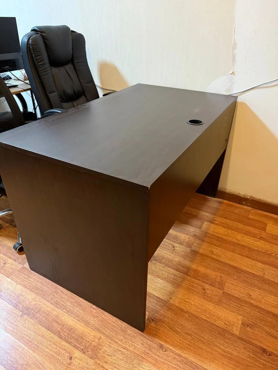 Офисный стол 120х60 см