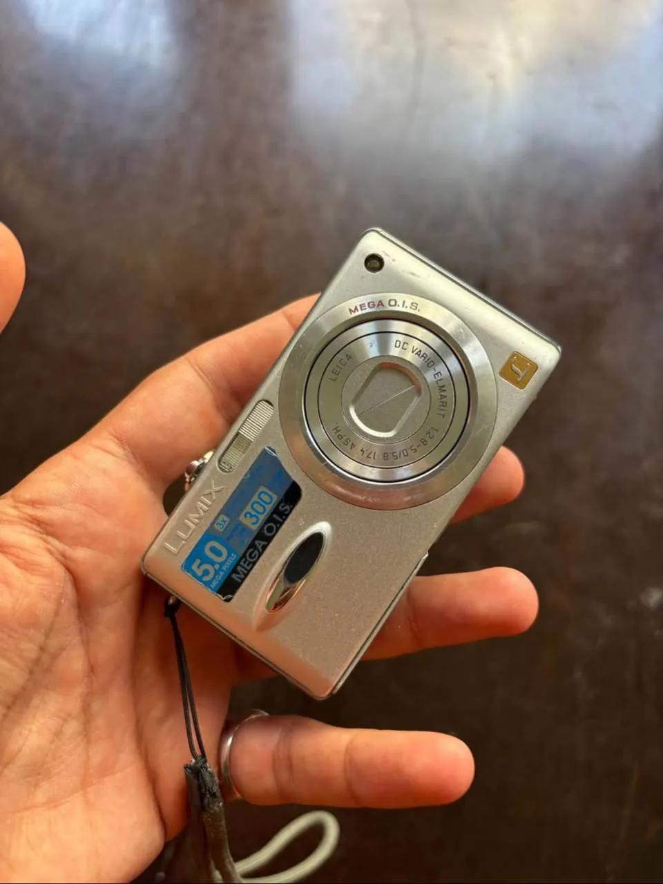 Компактный фотоаппарат Panasonic Lumix FX8 с объективом Leica