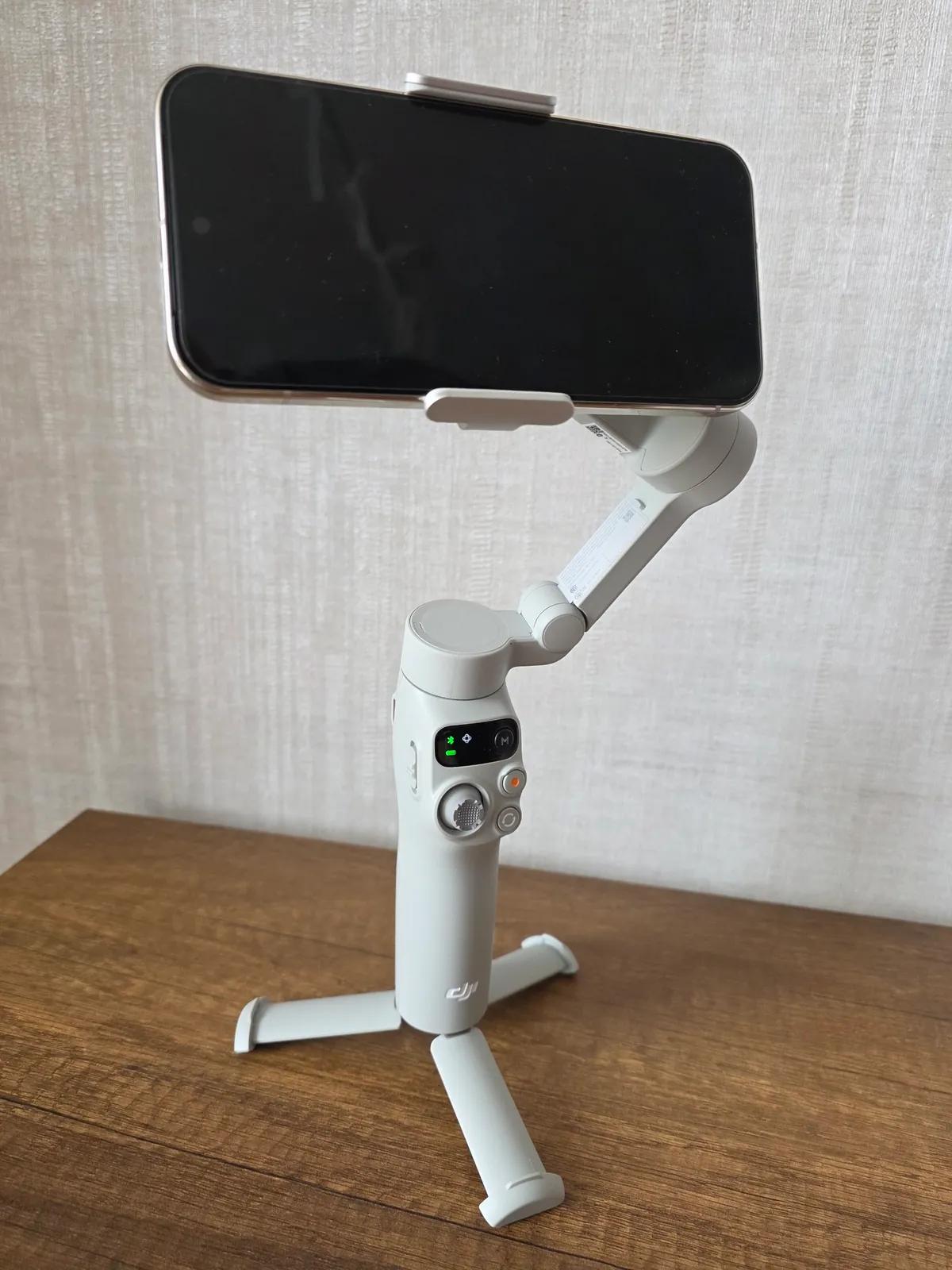 Стабилизатор для смартфона DJI Osmo Mobile 7