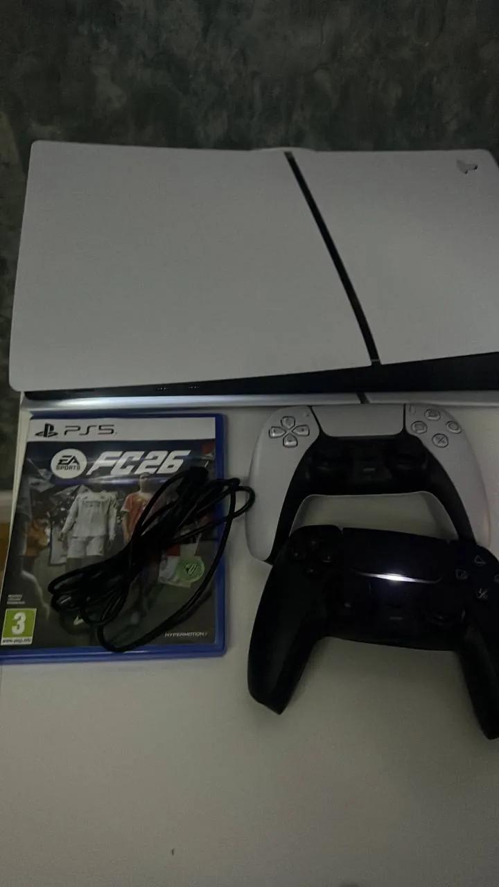 PlayStation 5 Slim с двумя джойстиками