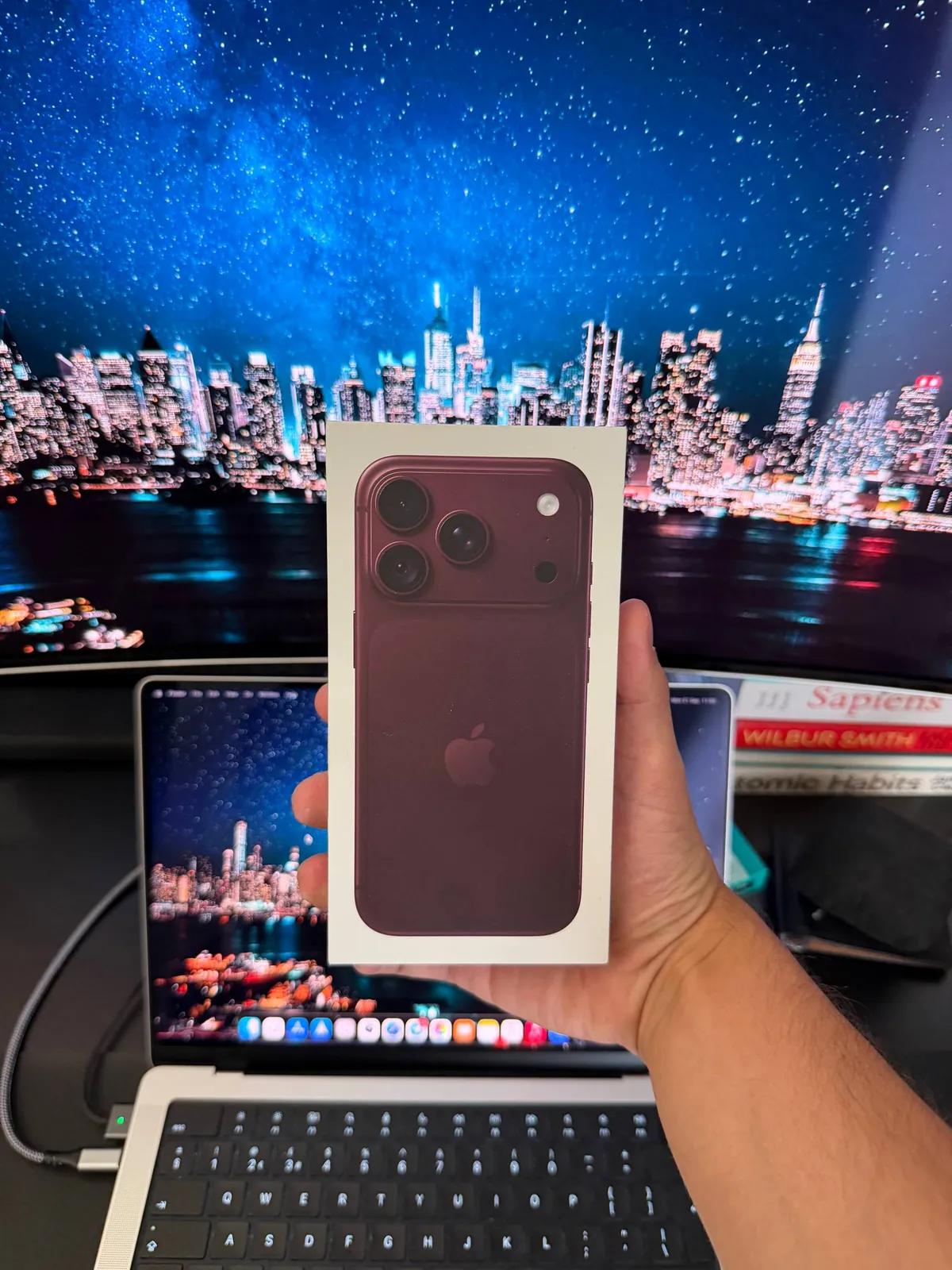 Новый iPhone 18 Pro с полным комплектом