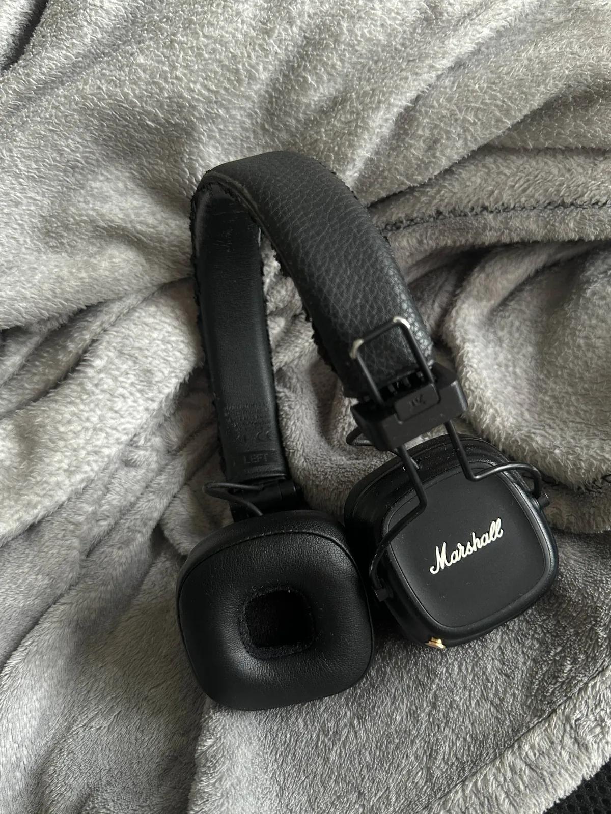 Наушники Marshall Major IV и GBL TUNE 520 BT