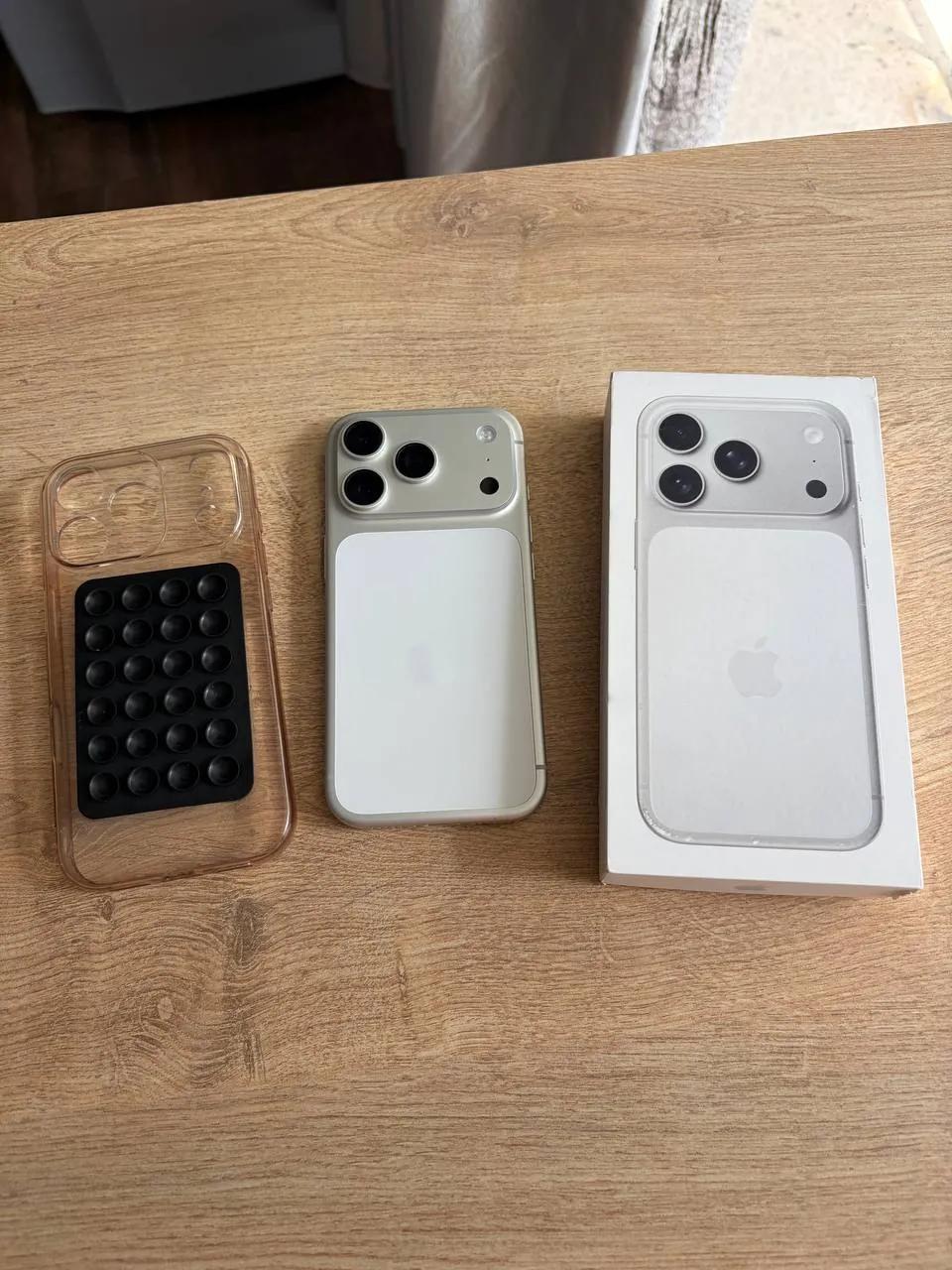 IPhone 17 Pro Silver 256 ГБ с гарантией