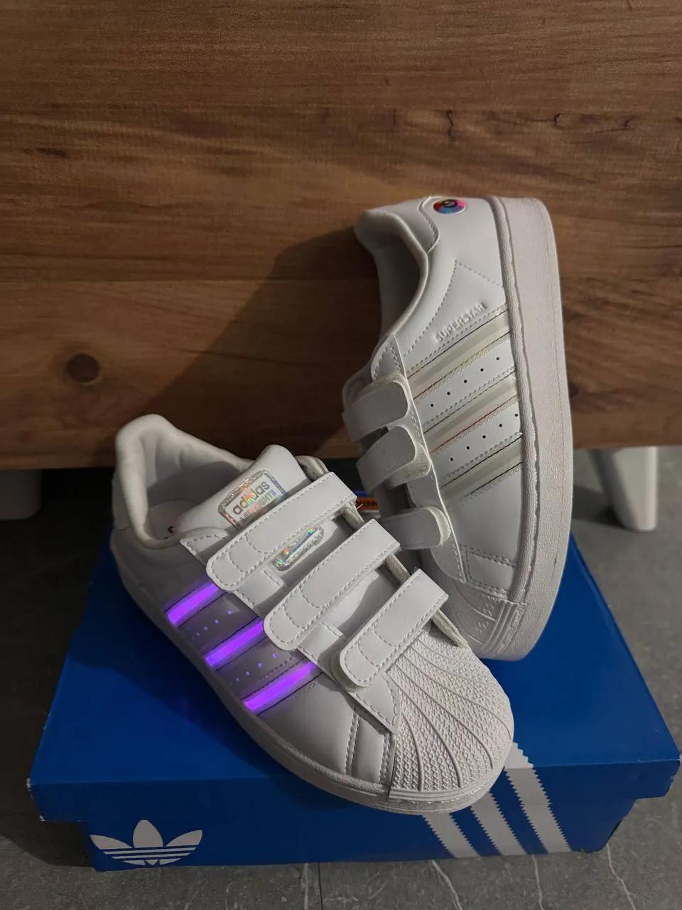 Детские кроссовки Adidas Superstar размер 33,5
