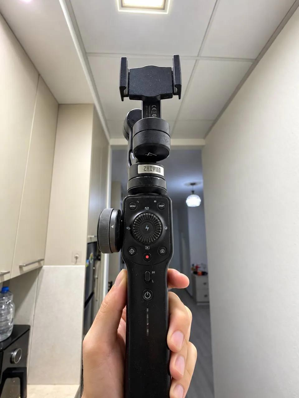 Стабилизатор для смартфона Zhiyun Smooth 4