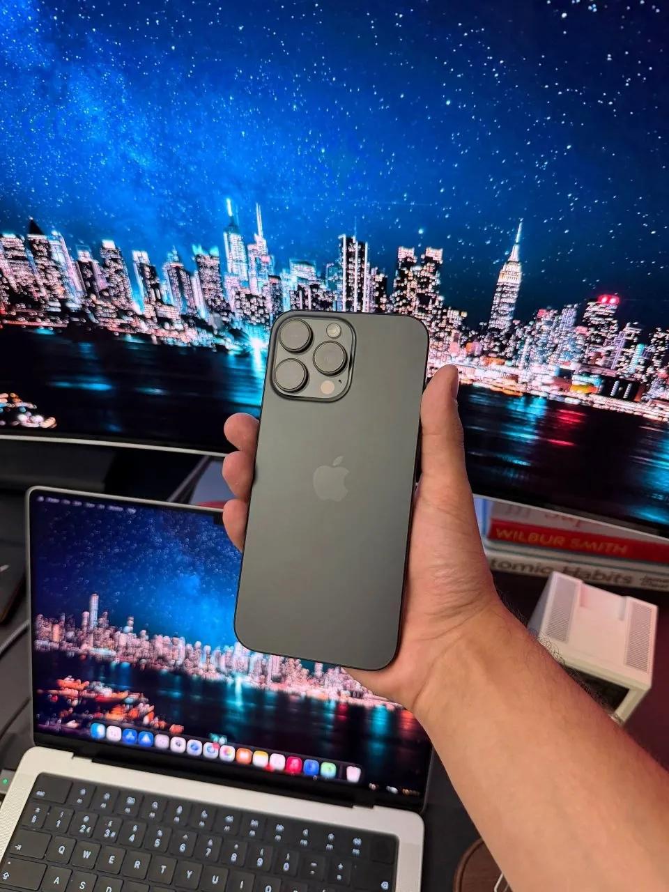 IPhone 16 Pro Max 256 ГБ у метро Руставели