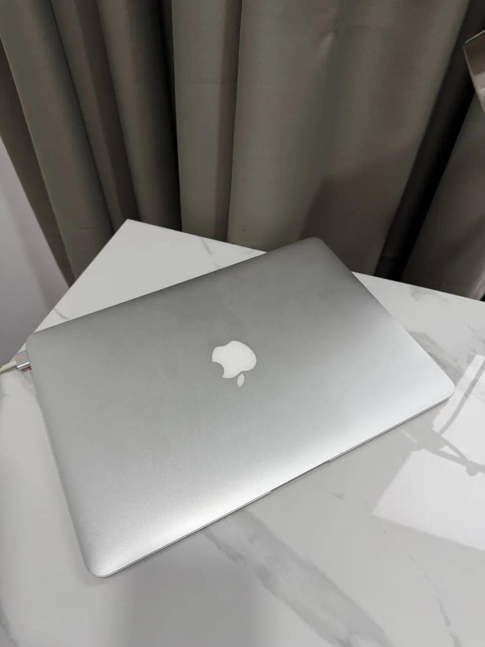 MacBook Air 13 2017 8GB