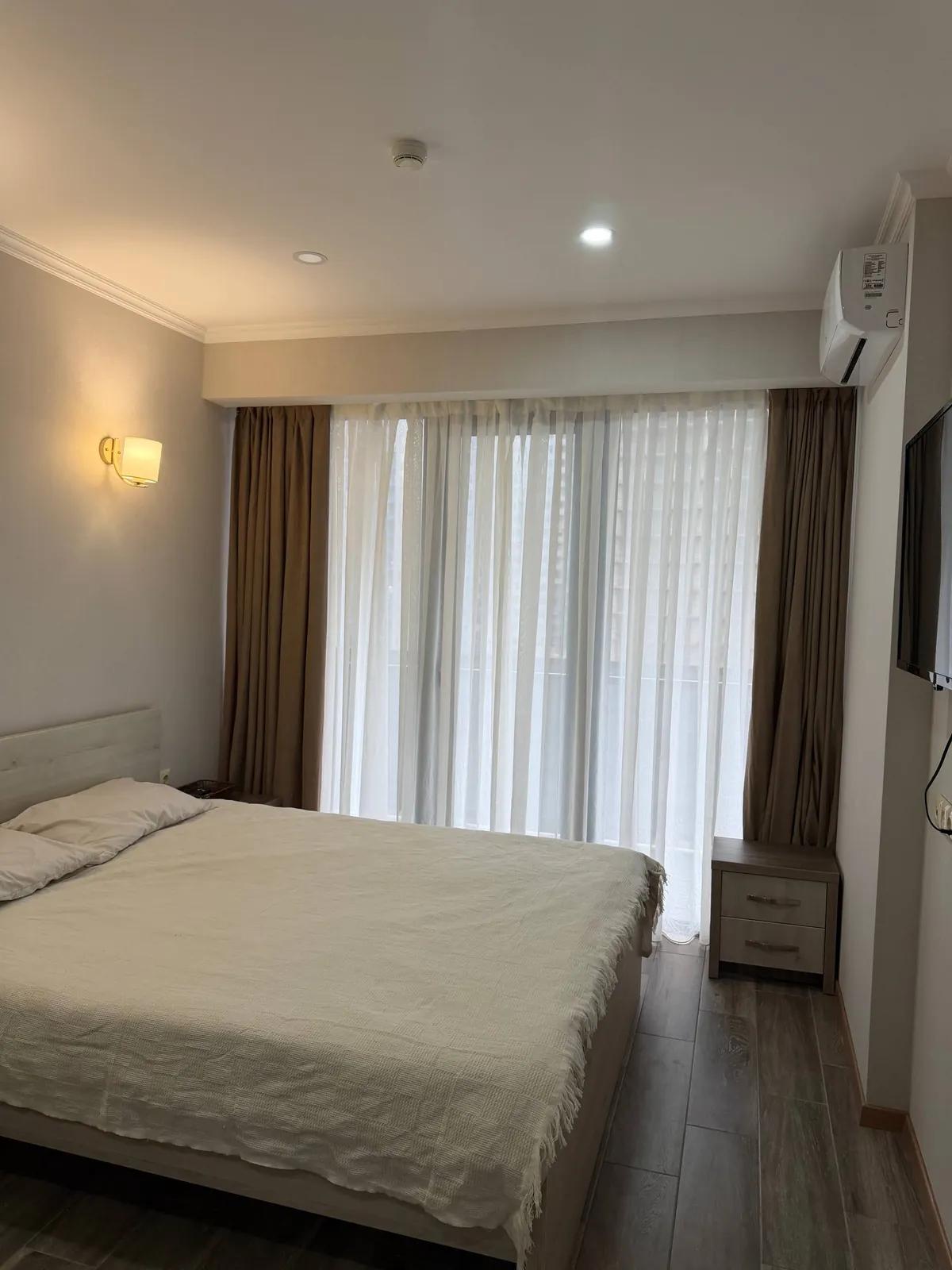 Меблированная студия 30 м² с балконом