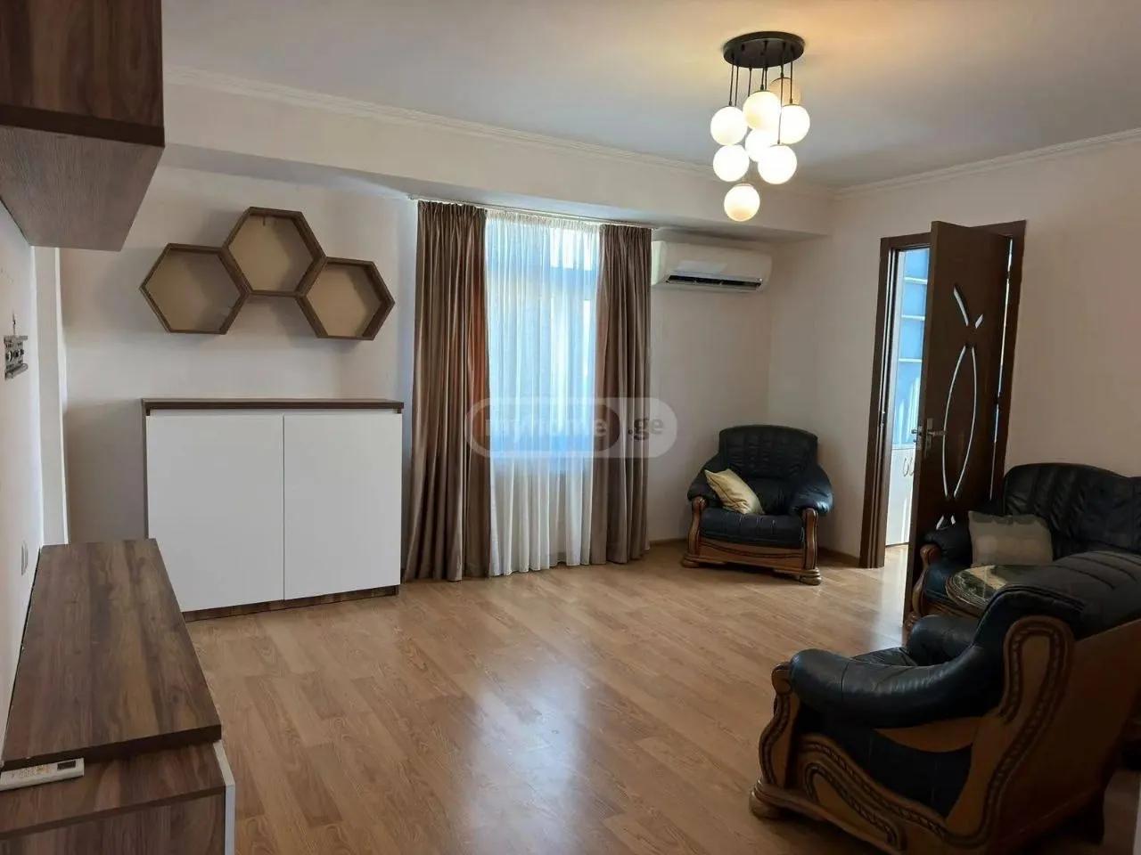 Квартира 80 м² с 4 комнатами в Исани