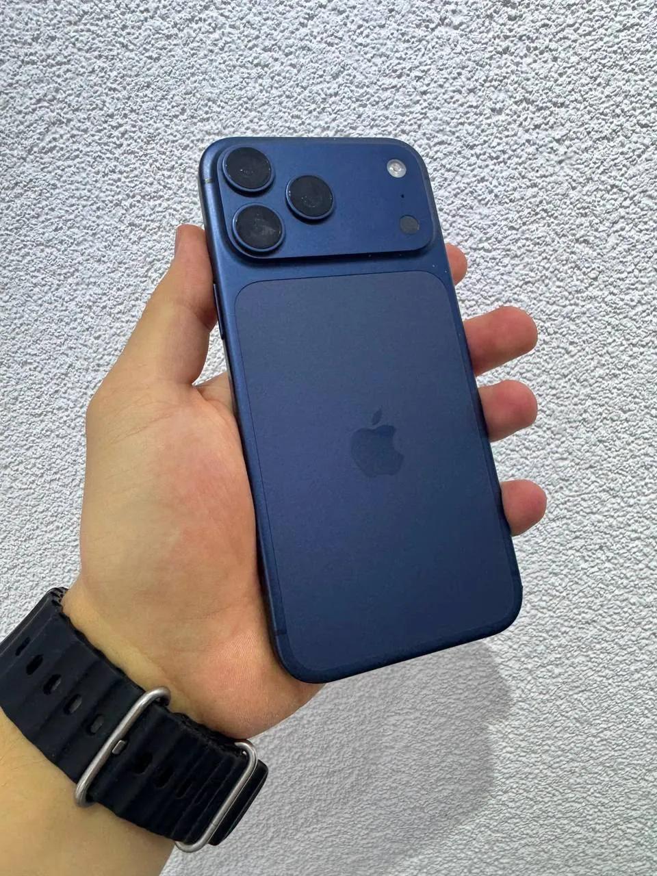iPhone 17 Pro Max 256GB синий