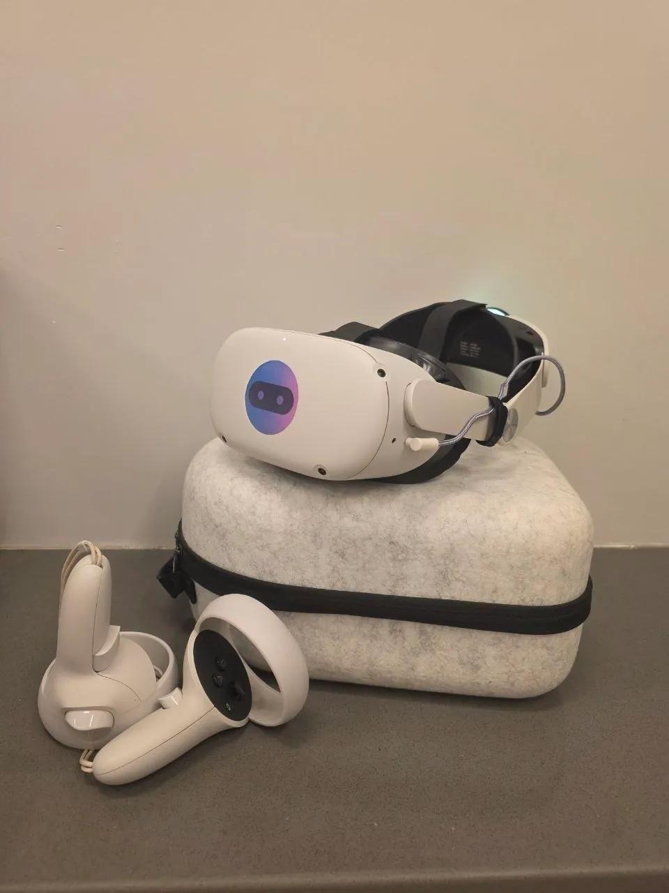 VR-гарнитура Meta Quest 2 128 ГБ