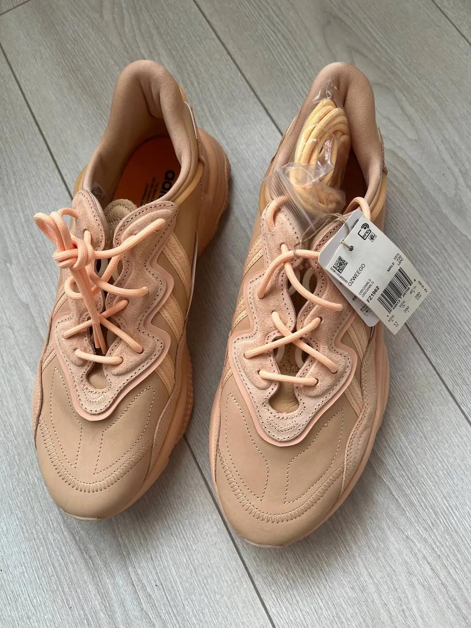 Кроссовки Adidas Ozweego и обувь Calvin Klein