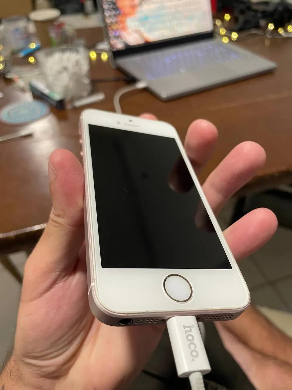 IPhone SE 2016 32 ГБ с неисправным SIM-модулем