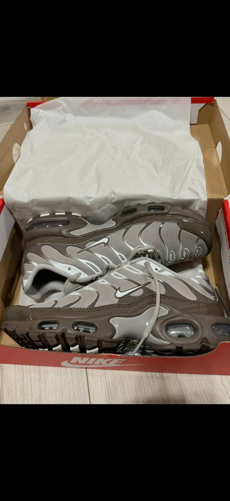 Кроссовки Nike TN, размер 37.5