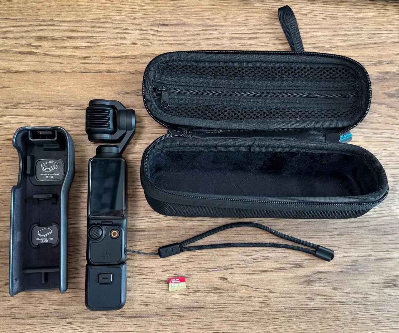 Экшн-камера DJI Osmo Pocket 3 с флешкой