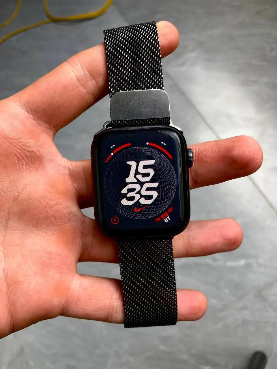 Apple Watch SE 1 поколения в хорошем состоянии
