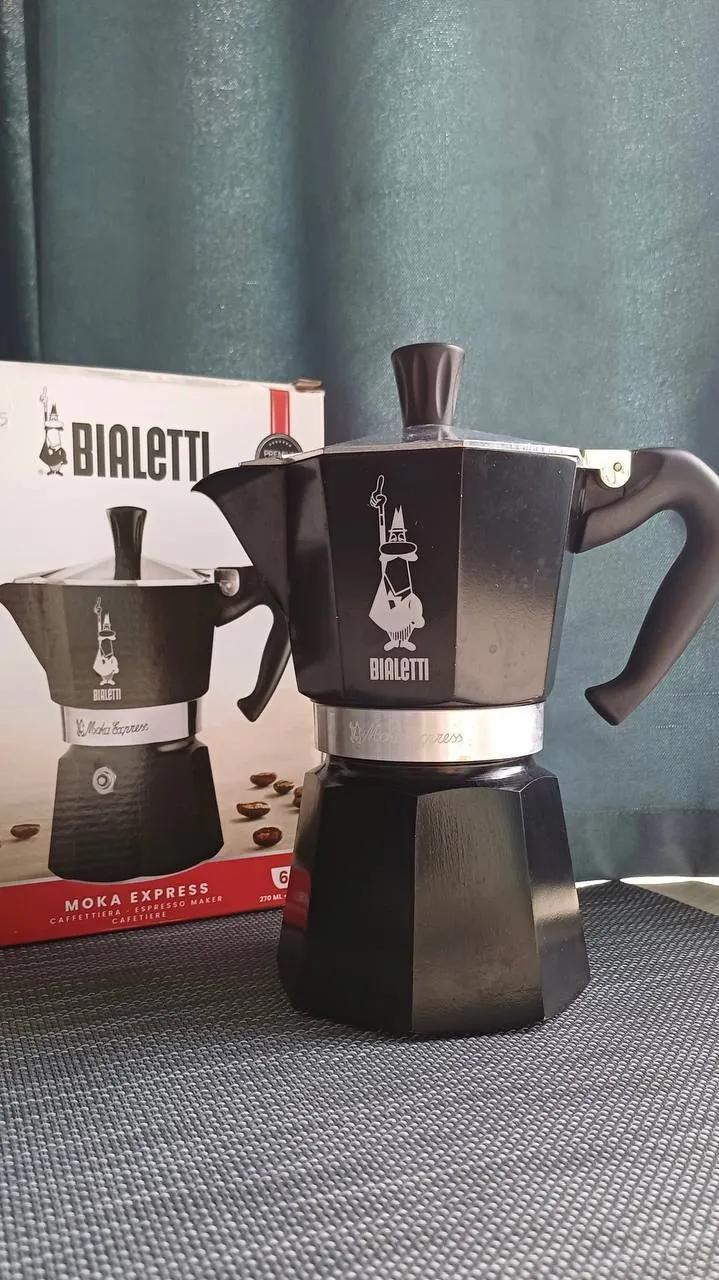Гейзерная кофеварка Bialetti Moka Express