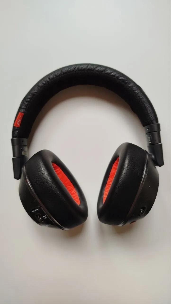 Наушники Plantronics Voyager 8200UC с шумоподавлением