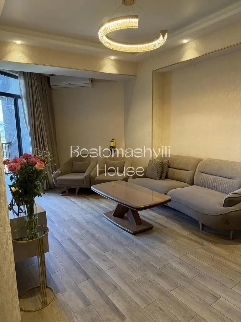 Квартира 95 м² с посудомойкой в Глдани