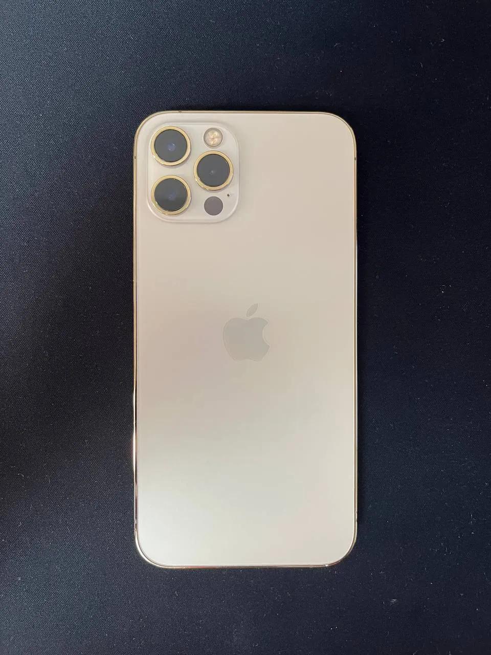 Смартфон iPhone 12 Pro золотой, экран с трещиной