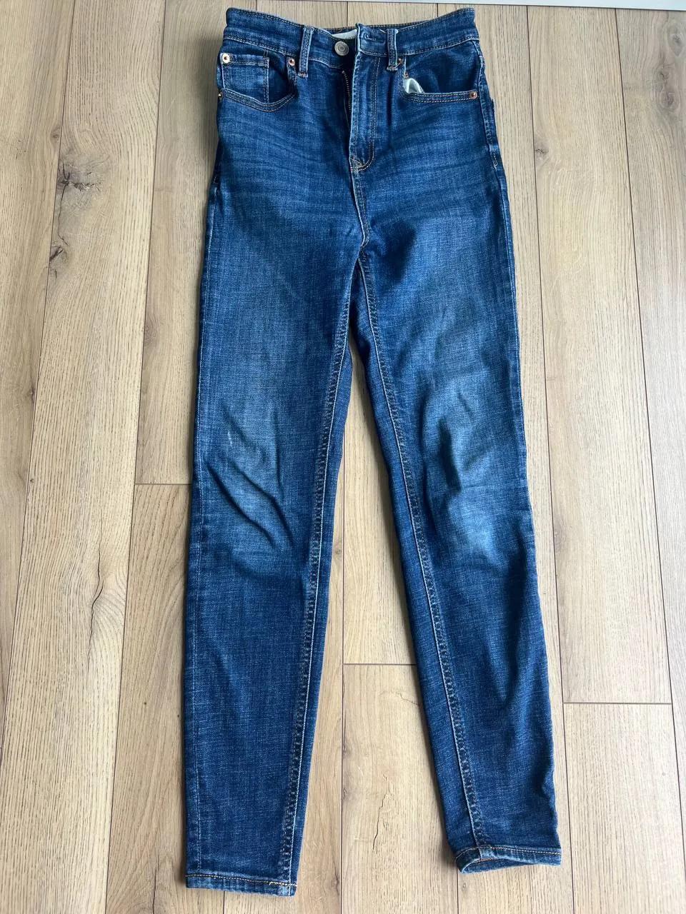 Женские джинсы Stradivarius, Levi's, Zara