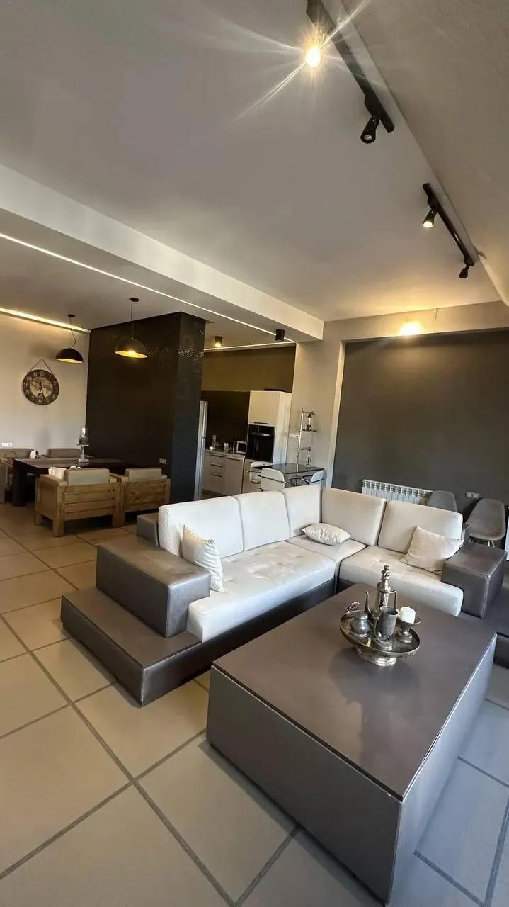 Квартира 105 м² с балконом у метро Делиси