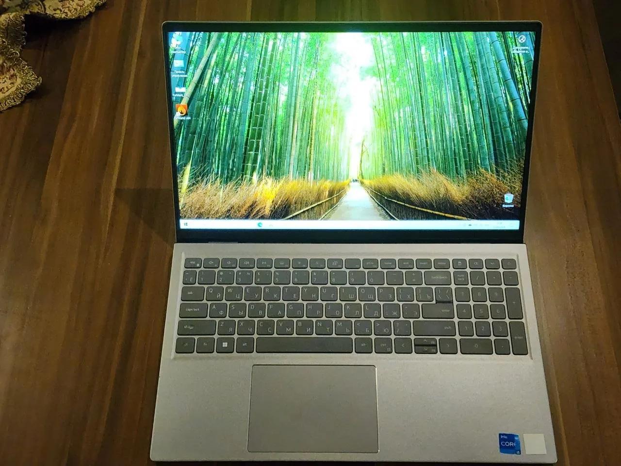 Ноутбук Dell P106F с Full HD экраном