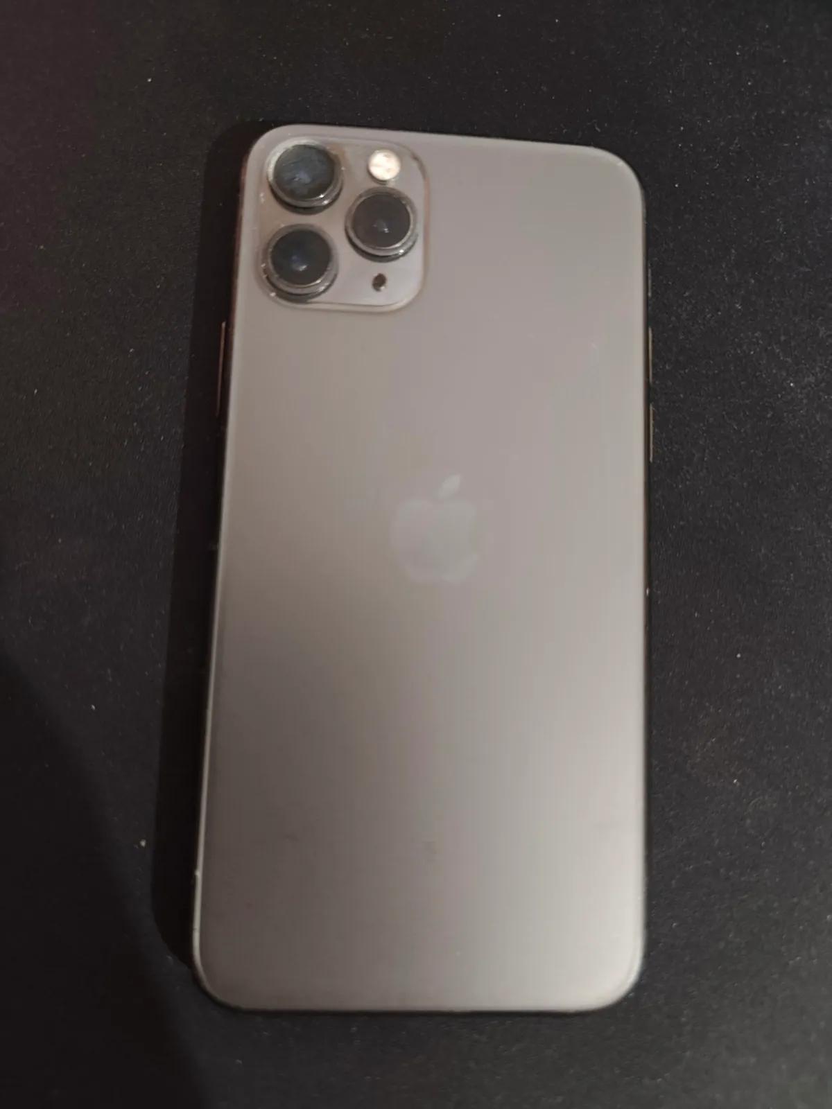 IPhone 11 Pro 64 ГБ в хорошем состоянии