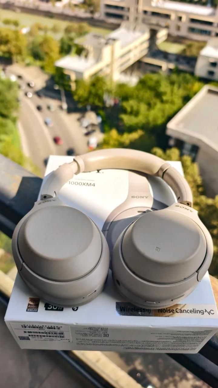 Наушники Sony WH-1000XM4 с полным комплектом