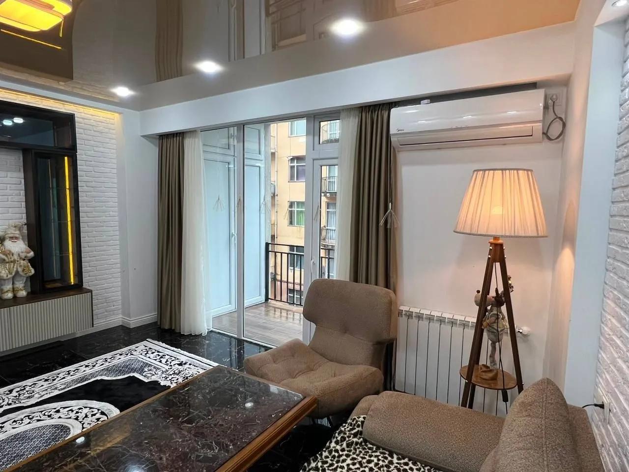 Квартира 65 м² с новым ремонтом на Ангиса