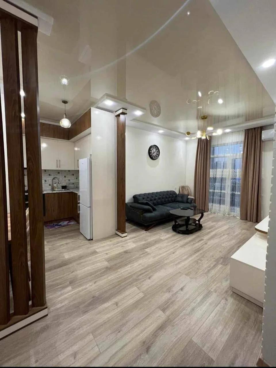 Квартира 75 м² с 2 балконами в Батуми