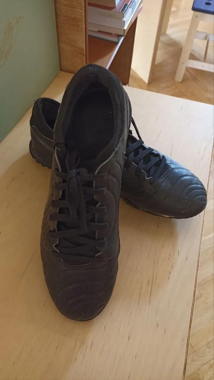 Бутсы Nike сороконожки размер 40