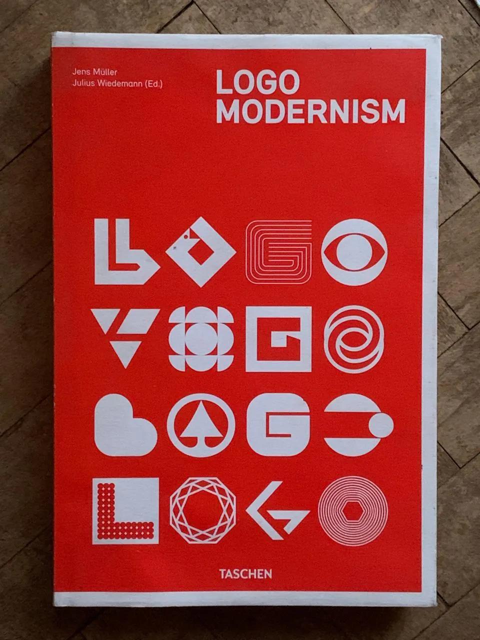 Книга Logo Modernism о логотипах