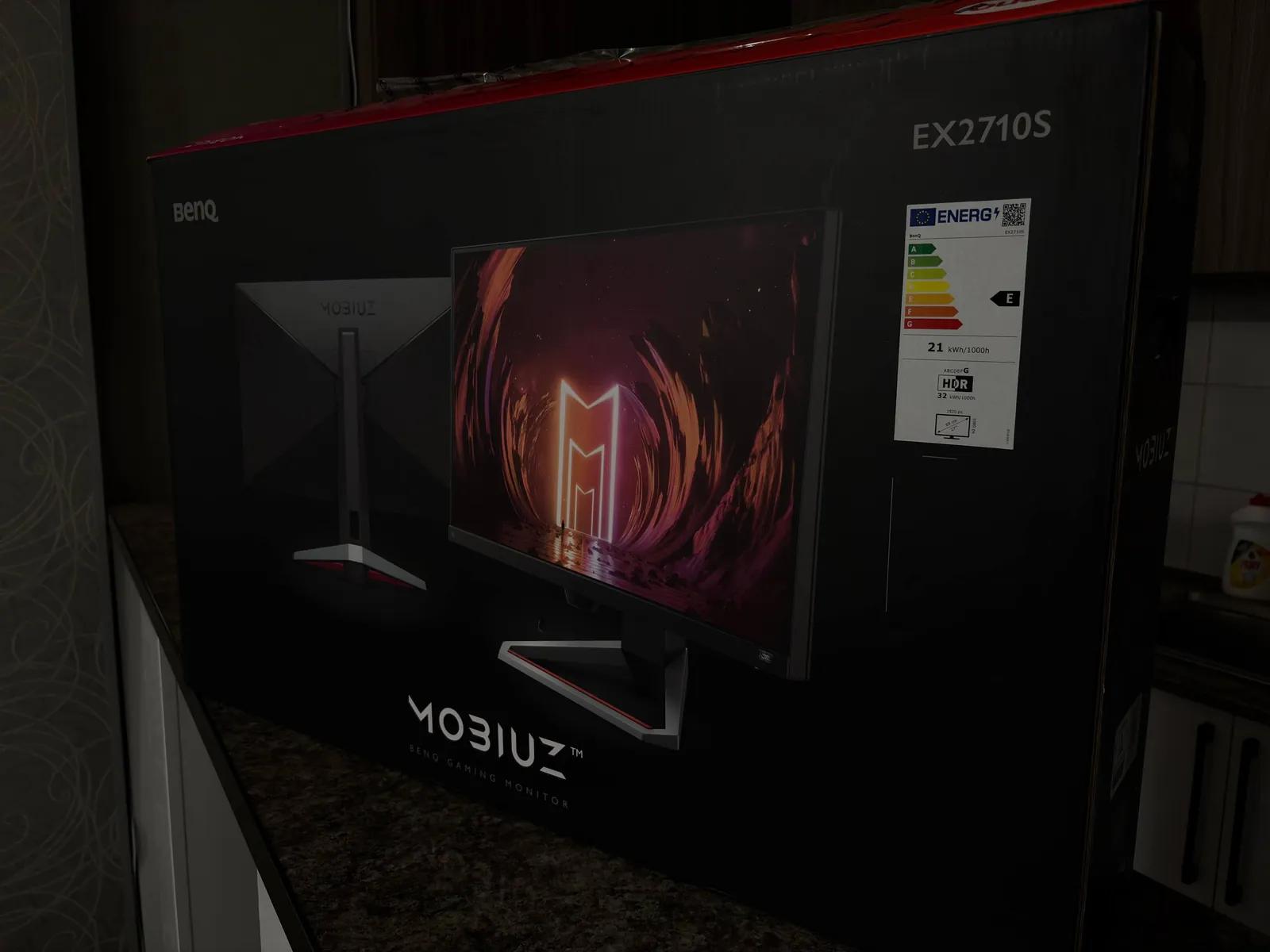 Монитор BenQ, мышь, веб-камера, коврик