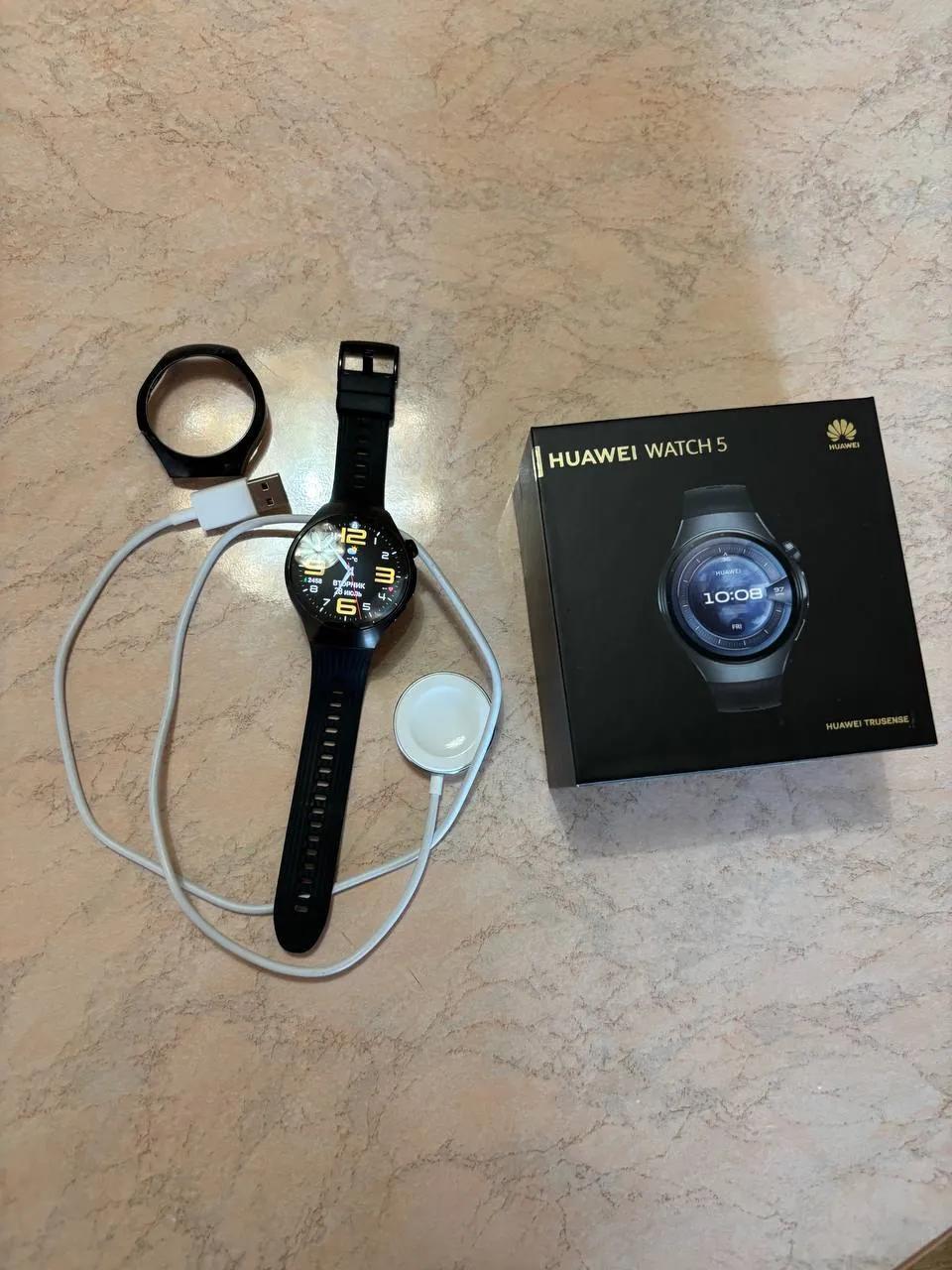 Смарт-часы Huawei Watch 5