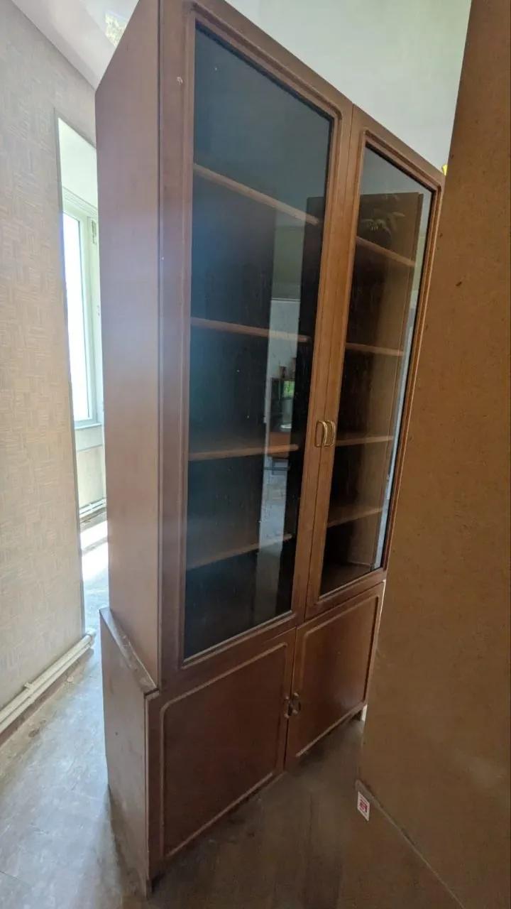 Книжные шкафы 2 шт бесплатно